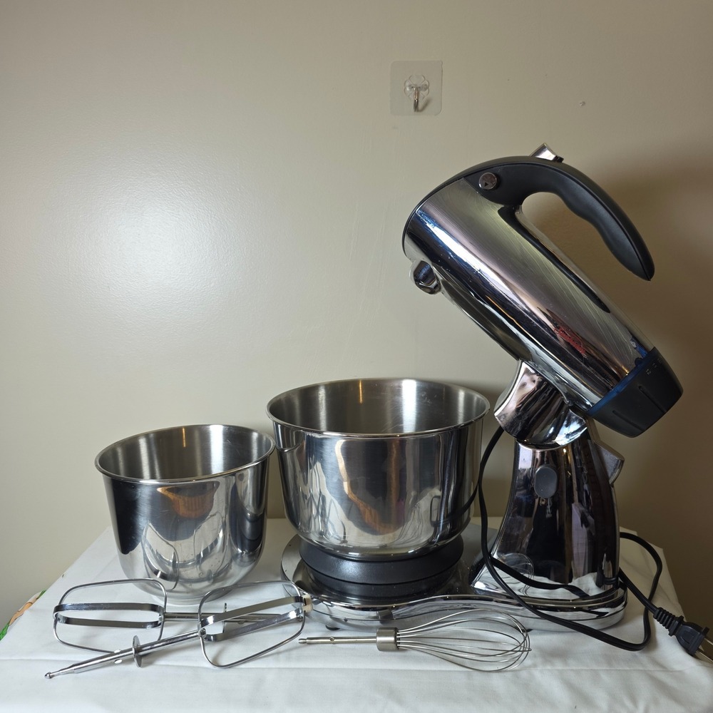 Sunbeam Mixmaster Stand Mixer Model 2379 Chrome 300W 12-Speed with 2 Bowls Whisk